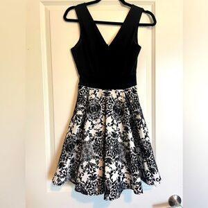 Haute Monde V neck, black & white dress